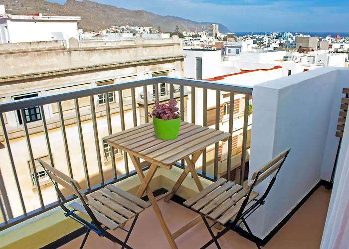 Апартаменты Cruz Center Acogedor Atico Con Vistas *